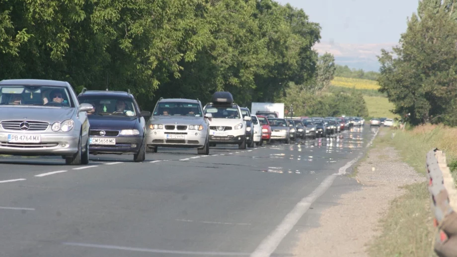 Нужни са 100 млн.лв. за запълване на дупките по магистралите