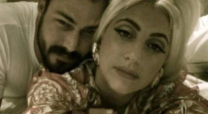 Гага сподели подробности за годежния си пръстен
