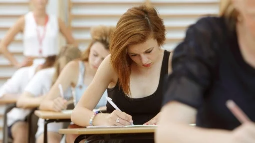 Млади, нахални, мързеливи и необразовани... но с претенции 