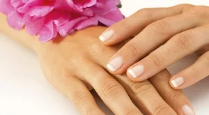 Домашно олио за стимулиране на растежа на ноктите