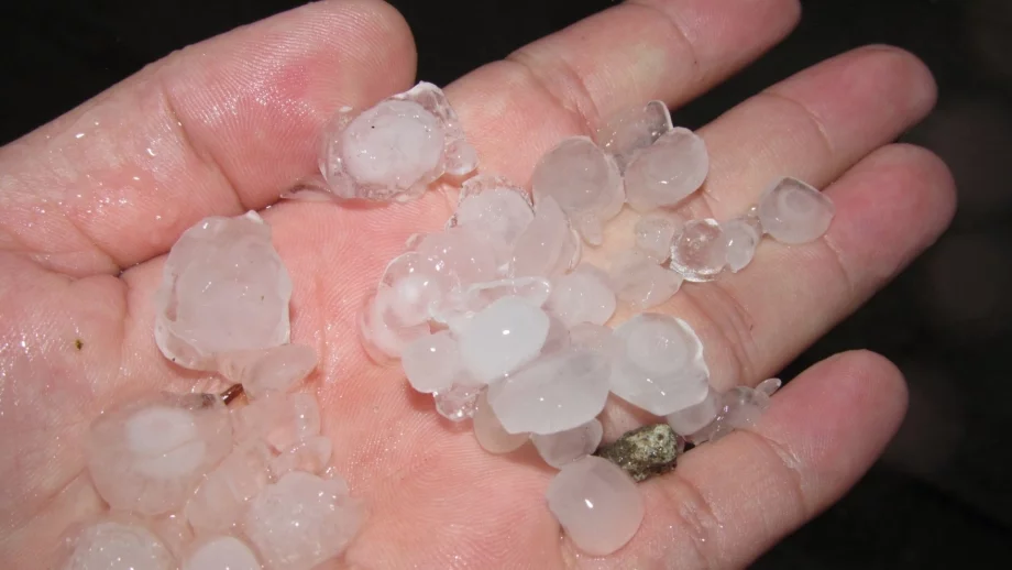 Фермерите ще плащат годишни такси за защита срещу градушки