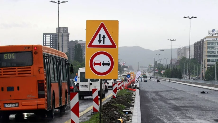 Слагат "умни" знаци по пътищата