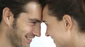    Любовта е...