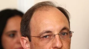 Цената на тока се държи изкуствено ниска, твърди Василев