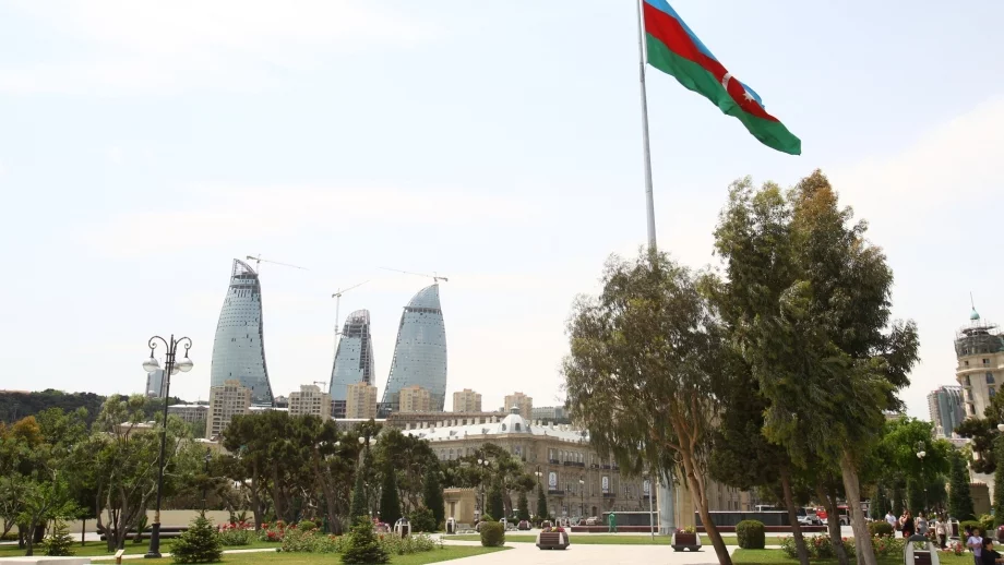 Наши малки и средни фирми ще си сътрудничат с Азербайджан