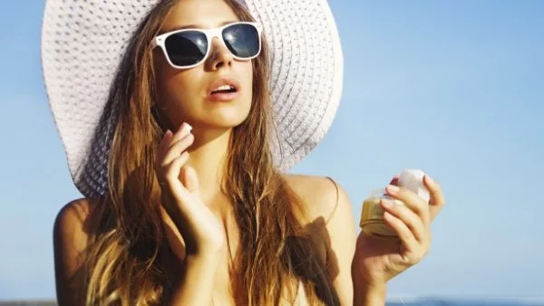 Нещата, които правим грешно при защитата на кожата от слънцето