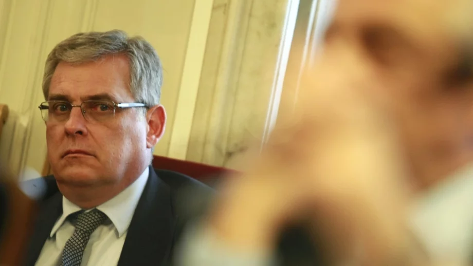 Медицински шефове продължават да спорят за казус с психичноболен, той пък избягал 