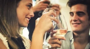 Няколко начина да се запознаваш с необвързани лице в лице