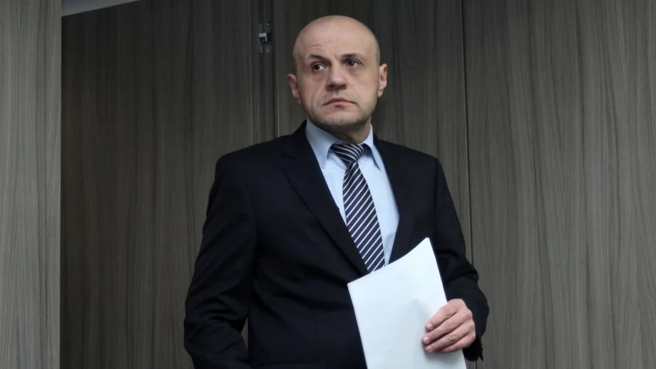 Дончев: Неофициално от ЕК казаха, че ще решат за американските централи до месеци