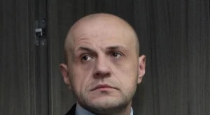 Жената на Томислав Дончев изкопира  Мелания Тръмп (снимки)