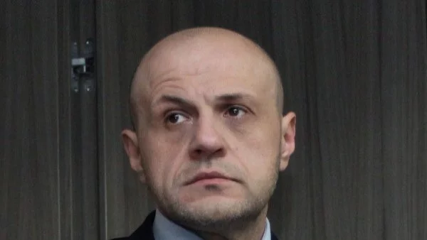 Жената на Томислав Дончев изкопира  Мелания Тръмп (снимки)