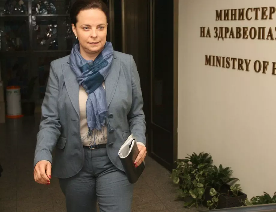 Д-р Таня Андреева: Избраната фирма няма капацитет, за да набави необходимите тестове за учениците
