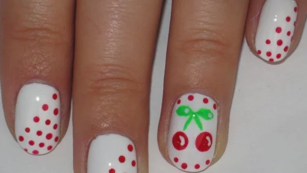 Сладурски маникюр с череши