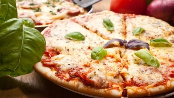 Жените са по-щедри при поръчките на храна за вкъщи