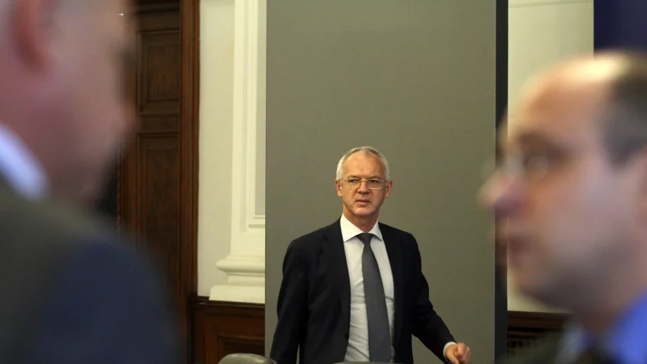 Велев: Трябва да има стремеж към свиване на дефицита