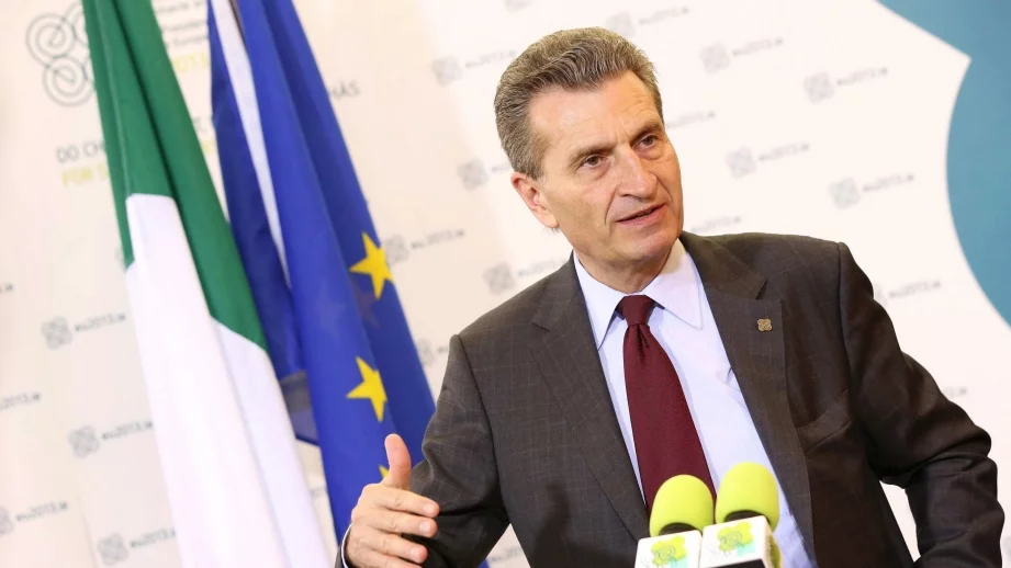 Еврокомисарят по бюджета Гюнтер Йотингер е на посещение в България