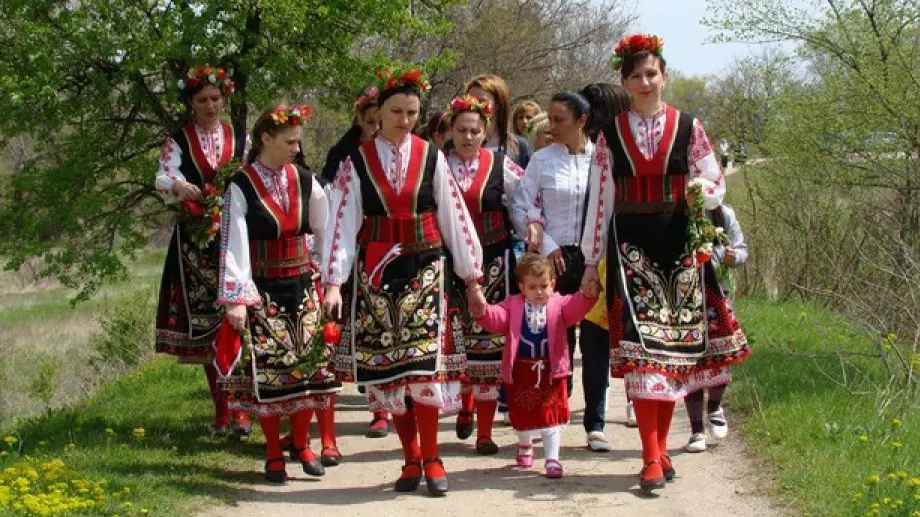 Стихотворение за 8 април 2023