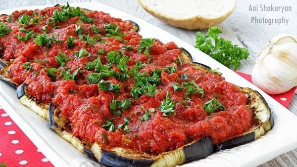 Патладжани с доматен сос