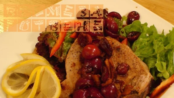 Свински котлети с череши