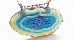 Бижу от Hildon Brand печели....