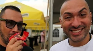 Играта и Лео с ново парче