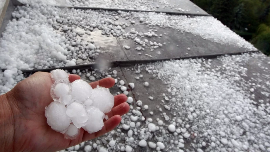 И през уикенда можете да подавате заявления за щети от градушките