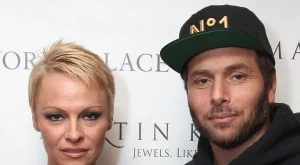 Памела Андерсън отново се развежда с Рик Саломон