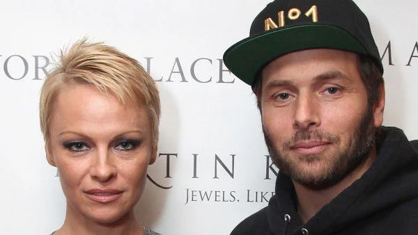 Памела Андерсън отново се развежда с Рик Саломон