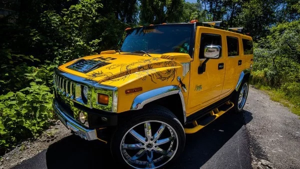 Отровно жълто решение на Vilner за Hummer H2