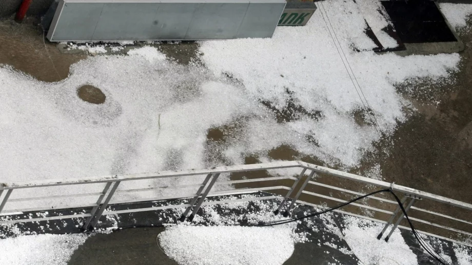 Еднократен бонус за протестиращите служители за борба с градушки