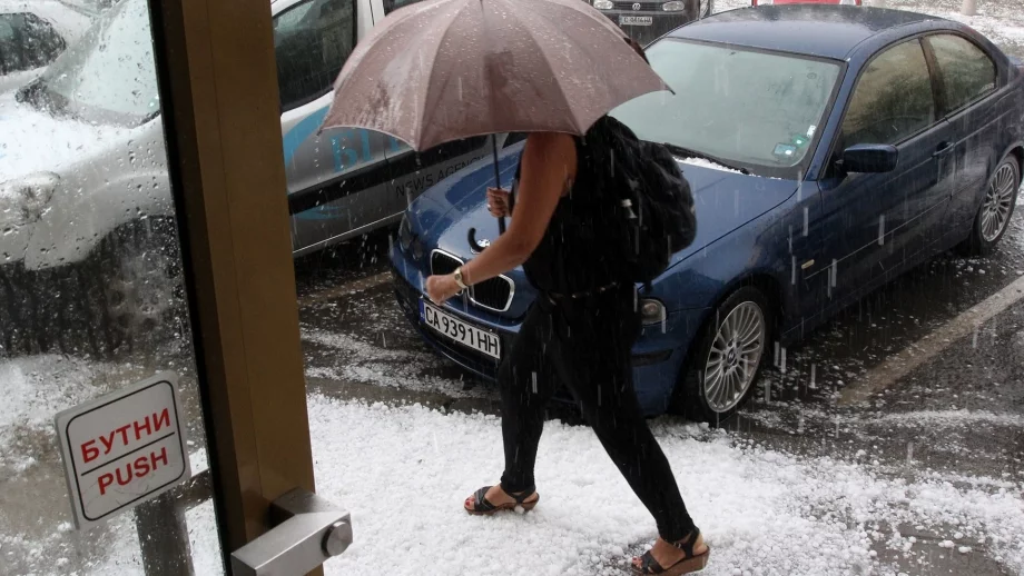 Колко излиза ремонтът на автомобил, поразен от градушка?