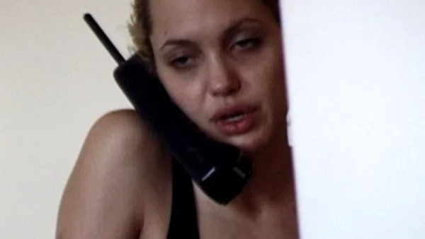 Джоли като наркозависима (видео)