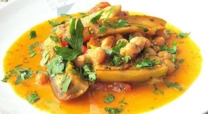 Къри с патладжан и нахут 