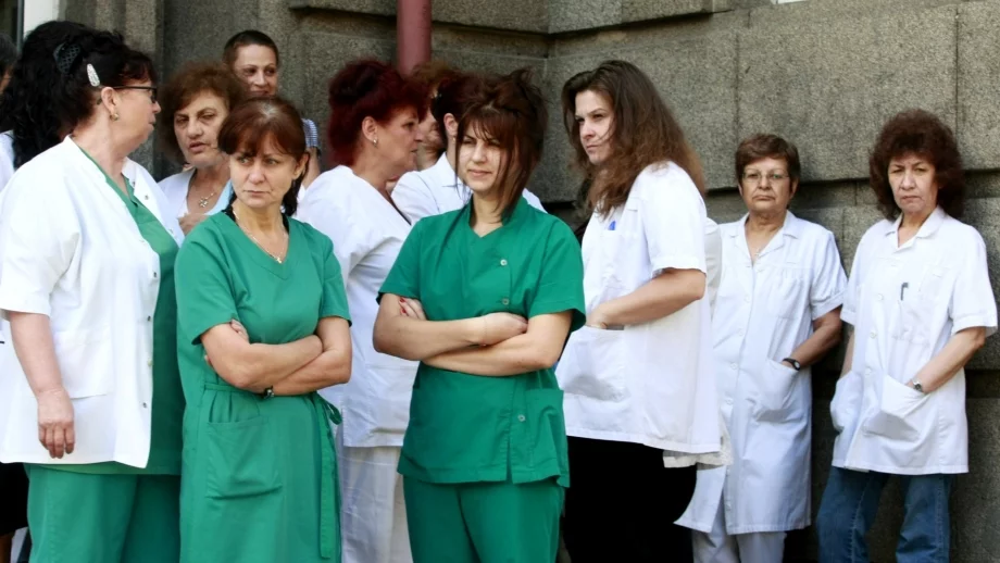 13 000 български медицински сестри работят чужбина 