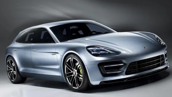 Porsche ще забави пускането на малката Panamera