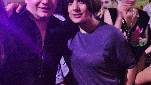  Салма Хайек танцува на жълтите павета