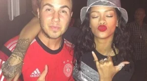 Риана празнува с германския отбор