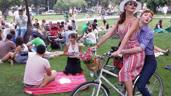 Винтидж пикник в центъра на София