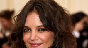 Кейти Холмс  излиза с  колега