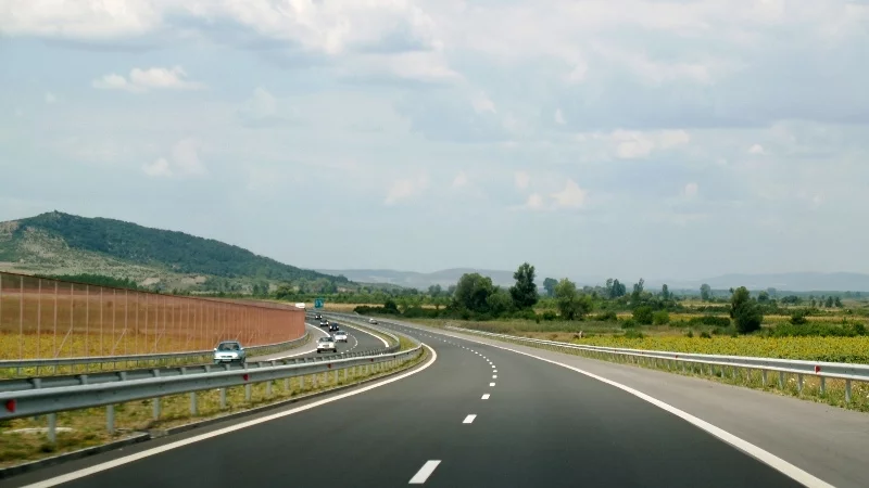 Монтират табели на АМ "Тракия", движението - в свободната лента