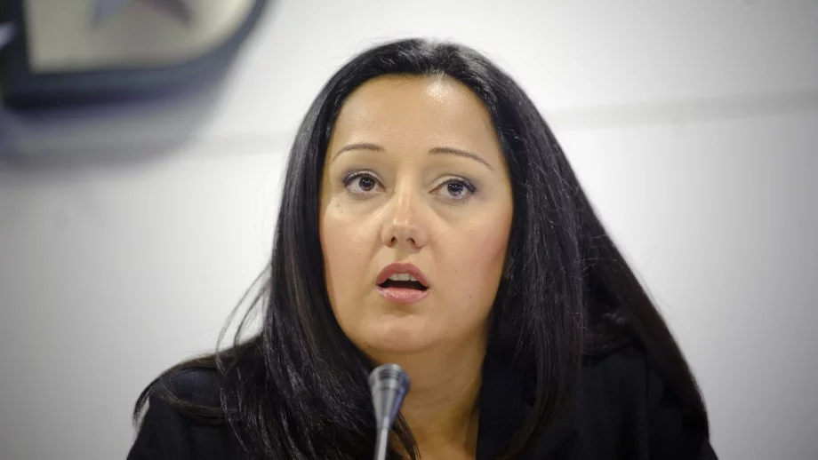 Парите по ОПРР ще бъдат размразени през януари, надява се Павлова