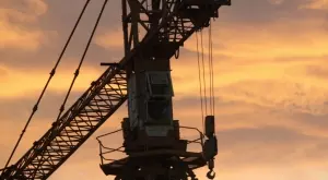 Има ли причини да наемете, а не да закупувате тежка механизация?