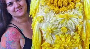 Дизайнерка прави рокли от презервативи