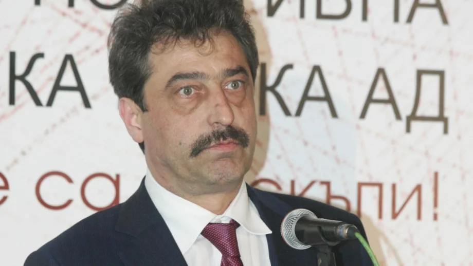 Цветан Василев твърди, че Пеевски дава на Цацаров по 100 000 евро на месец