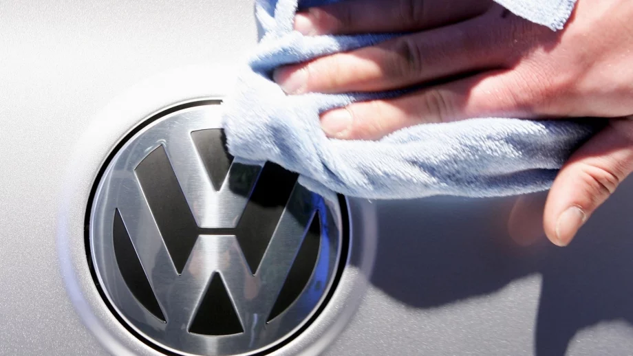 S&P's понижи кредитния рейтинг на Volkswagen