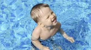 Хлорът в басейните увеличава риска от астма при децата