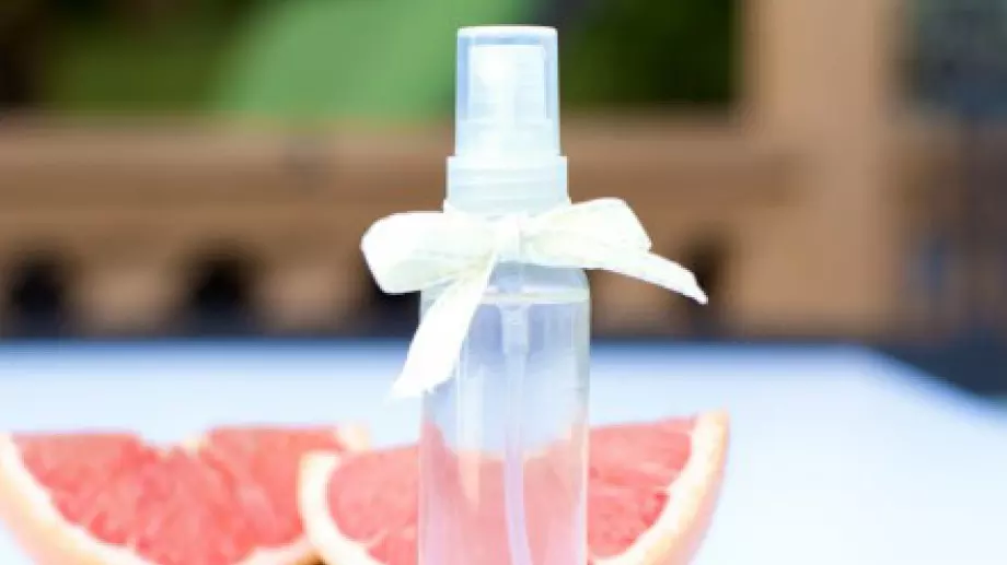 Изобретиха ваксина - спрей срещу COVID-19