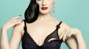 Дита фон Тийз пусна бельо за майки