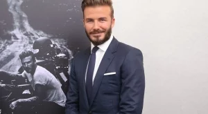 Най-красивият мъж в костюм