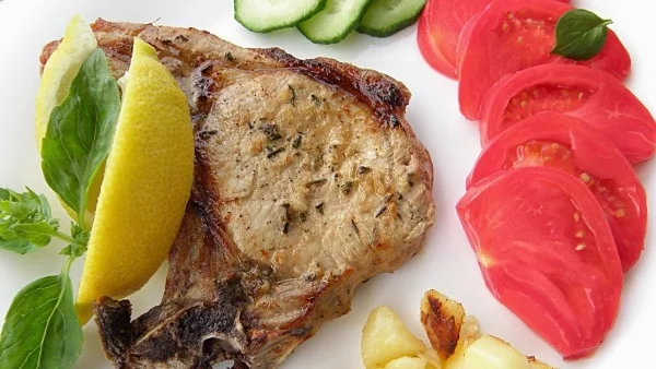 Мариновани свински пържоли на скара